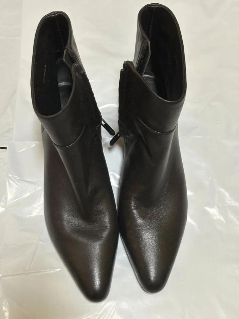 Vince Hilda Soft Leather Booties Sz 7.5 Black ~2 inch Heel